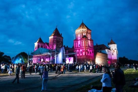 “Musical Evenings at Mir Castle”